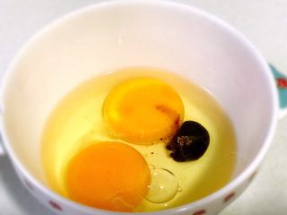 素味晚餐2017.8.5,加兩滴醋在雞蛋里，可以去鸡蛋的腥味兒（黃酒也行）