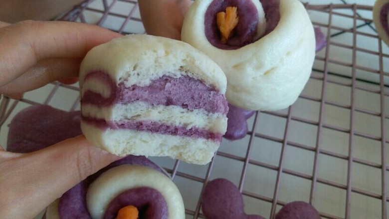 可爱紫薯馒头,真心不错，小朋友一连吃了两个