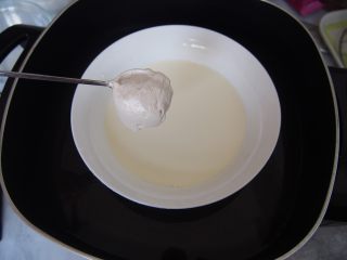 红豆奶油小方,加入法罗夫香草味棉花糖。