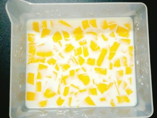 芒果椰奶冻,放冰箱冷藏四五个小时吧。