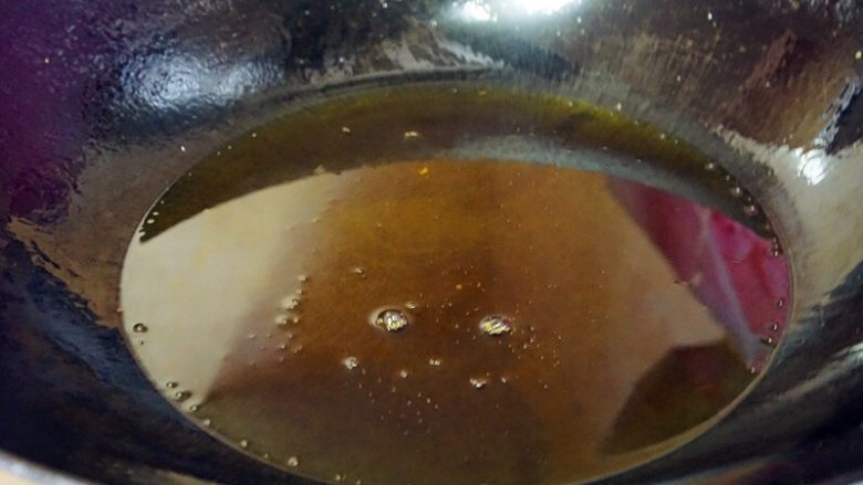 豆花烤鱼,锅洗干净烧热油，一定要烧透