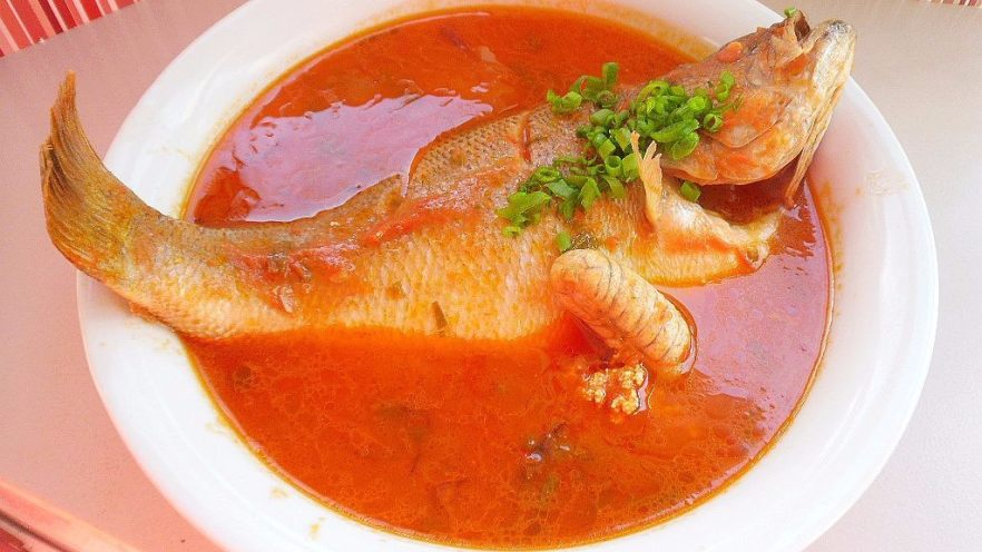 红汤鲈鱼