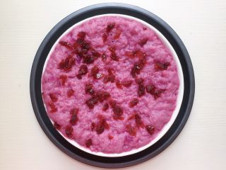 蔓越莓紫薯发糕,蒸好后的蔓越莓紫薯发糕