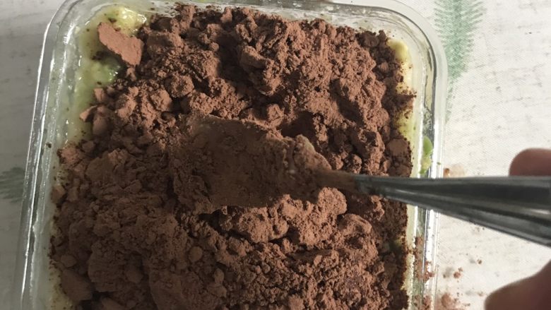 零负担巧克力冰淇淋,筛入后搅拌
