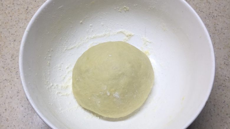 老面南瓜面包,准备酵头，将a料混合揉成团。