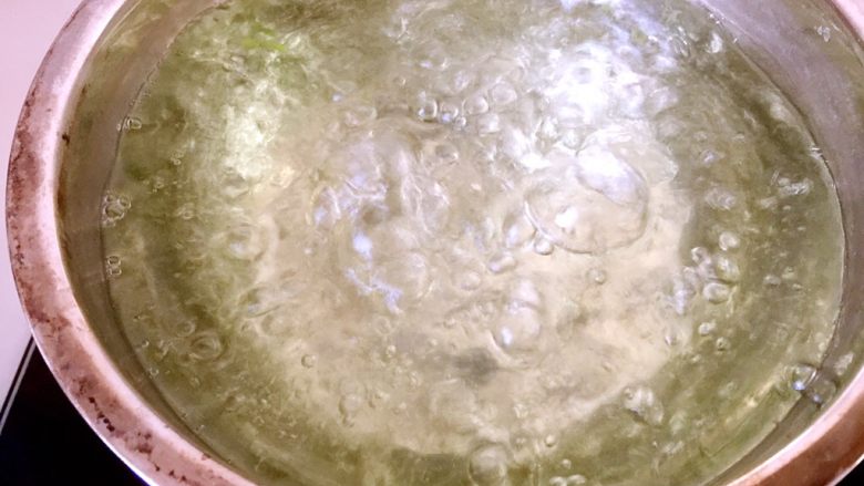 绿色美食+葱油芦笋白玉菇,还是这锅水，再次煮开