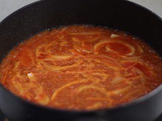 韩式辣炒年糕（纯素）附芝士版本,盖上锅盖等待水沸腾