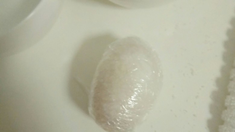 自制流油咸鸭蛋（15天）,再用保鲜膜包上，一定要包严实了，可以多包几层