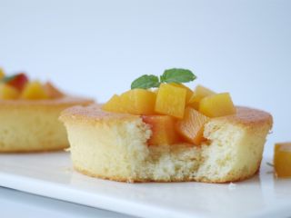 黄桃海绵蛋糕