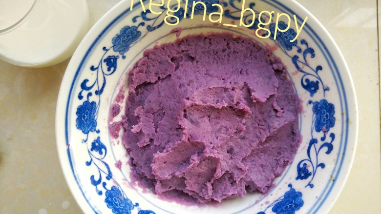 紫薯燕麦饼,搅拌至顺滑