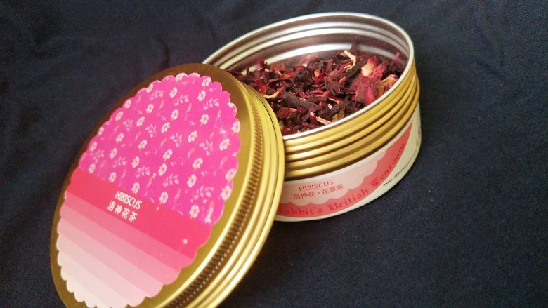 酸酸哒冷泡茶,洛神花又叫做玫瑰茄有美容养颜  清热解暑
解酒之功效 🌹泡出来的茶水粉粉多适于女孩子