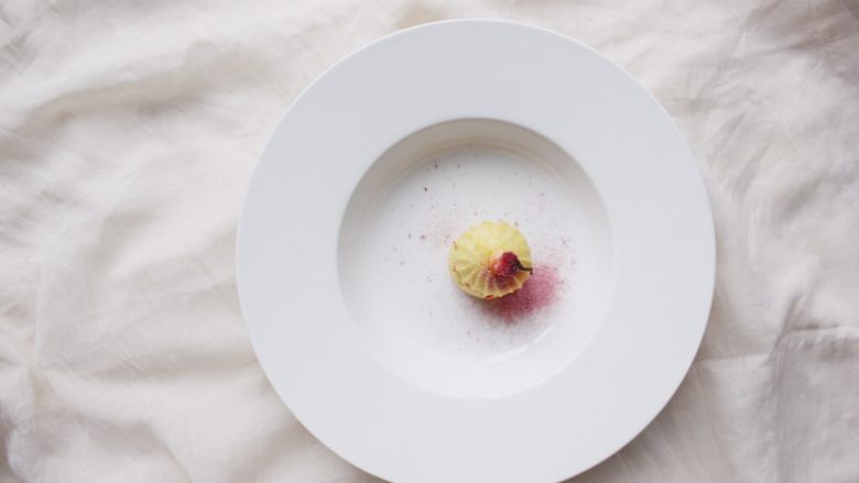 #不一样的泡芙#樱花卡仕达酱萝莉泡芙,装好盘就可以假装是外面吃的泡芙啦！