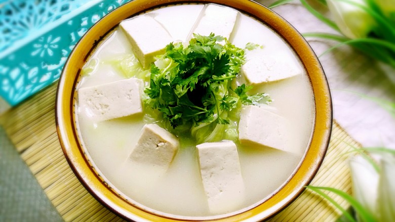 白菜豆腐汤图片高清图片