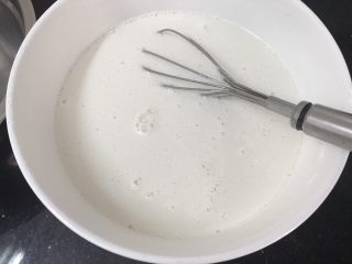 五彩冰皮月饼（附奶黄馅做法）,搅拌均匀至无粉粒