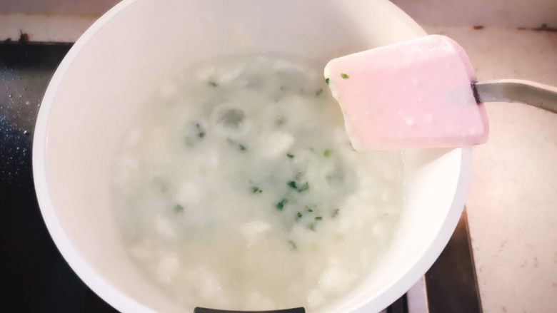 鳕鱼青菜疙瘩面 宝宝辅食,最后加入青菜，搅拌均匀