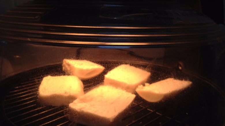 椒盐烤馍片,设置180度、10分钟