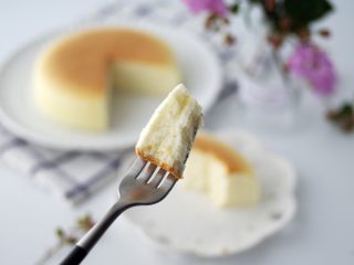 轻乳酪蛋糕,享用美味吧！