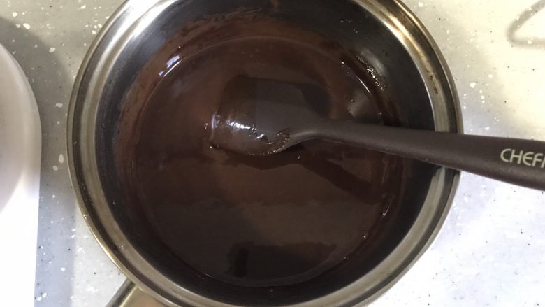 巧克力杯子蛋糕（分蛋海绵蛋糕）,搅拌均匀