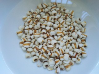 红豆薏米西米露,薏米也用清水泡