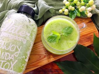 健康饮食之芹菜芦笋黄瓜汁,按照芽芽的惯例，还是要美美的摆拍一下的🙈