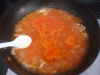 番茄肉絲濃湯,撒少許雞粉