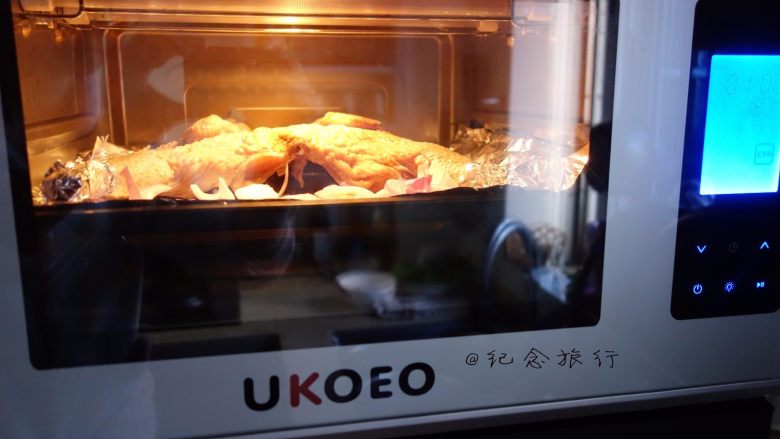 懒人烤鸡,	烤箱预热180度烤1小时