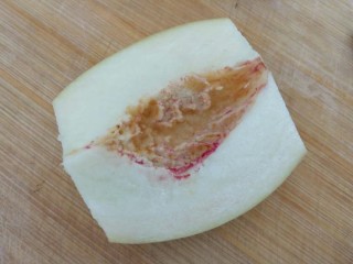 桃的4种吃法,首尾切掉