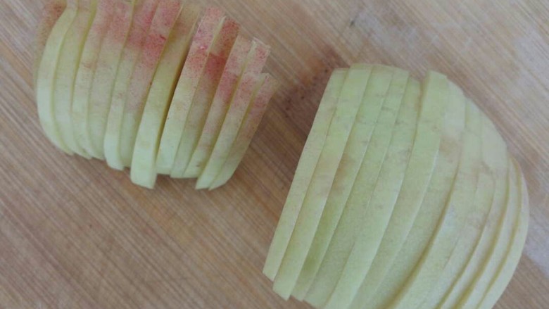 桃的4种吃法,切成薄片