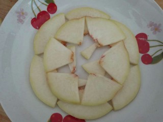 桃的4种吃法,依次摆，切很小的块放中间