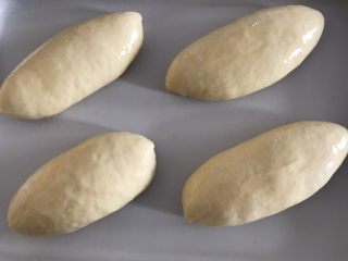 欧蕾面包,入38度左右的温暖湿润处进行最后发酵。
发酵至差不多两倍左右。