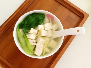 5分钟快手菜  适合减肥的油菜豆腐汤,油菜豆腐汤出锅了，清淡爽口！