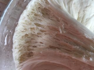 棒棒糖馒头,发酵到这种程度面团呈蜂窝状