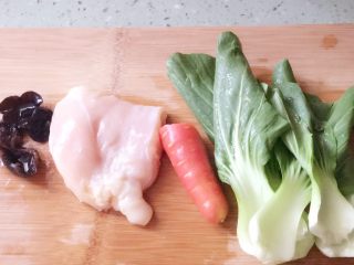 鸡肉胡萝卜蔬菜粥  宝宝辅食10M+,准备好原材料