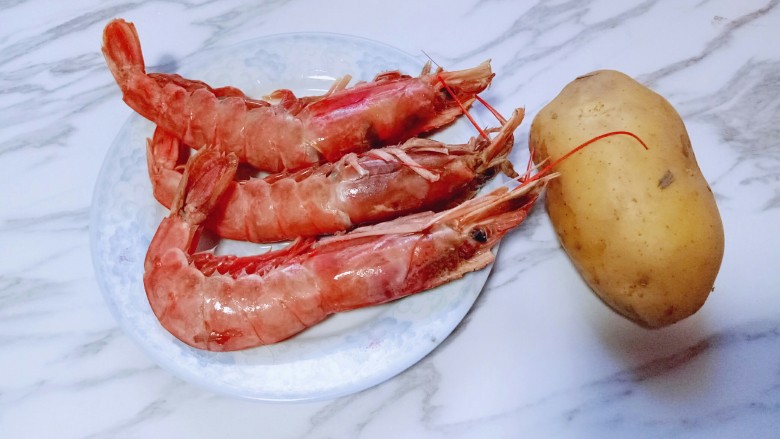 土豆泥芝士焗阿根廷红虾,准备食材。