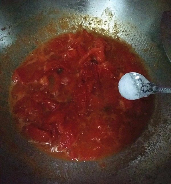 #百搭西红椒#西红柿炒鸡蛋,加小半勺食盐