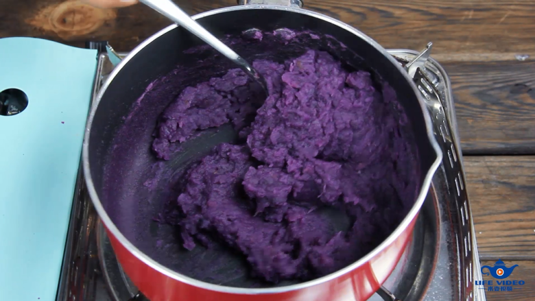 紫薯酸奶冰棒 | 软糯酸甜 抗氧化,开小火，搅拌均匀