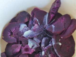 紫薯椰蓉卷,加炼乳。