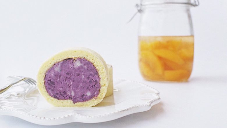 紫薯香芋蛋糕卷,与黄桃罐头来一张
