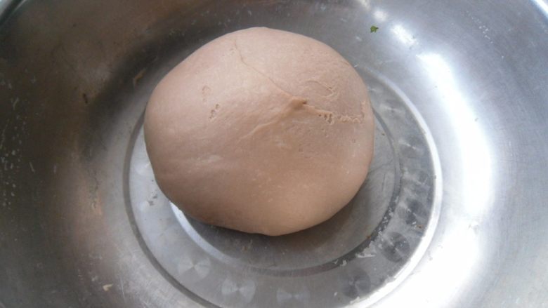 红糖小面包,把面团团圆，进行一次发酵 