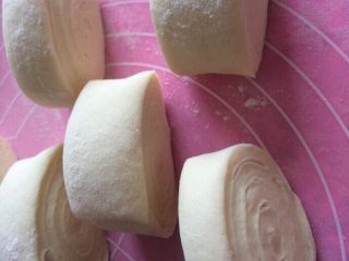 兔兔🐰奶黄包（内附奶黄馅做法）,切成均匀小剂子