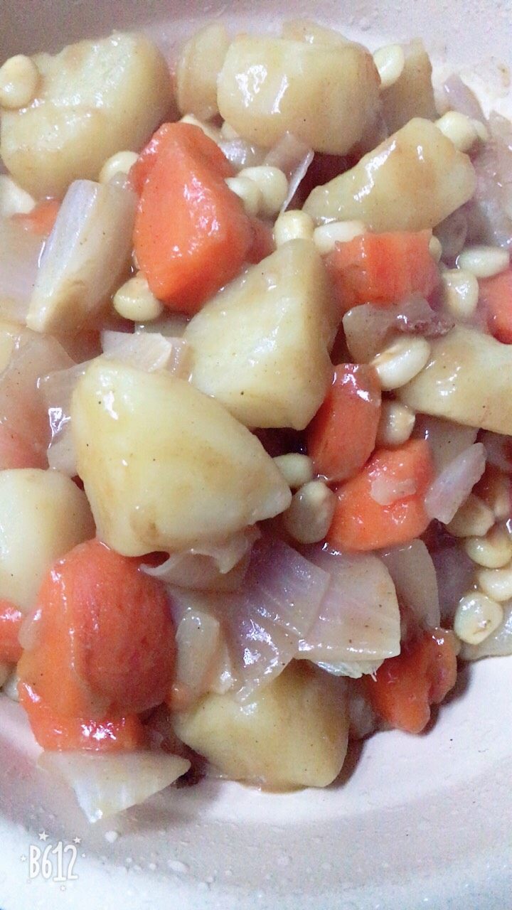 #万能的土豆#咖喱土豆,美味的咖喱土豆就做好了，配一碗米饭简直绝配