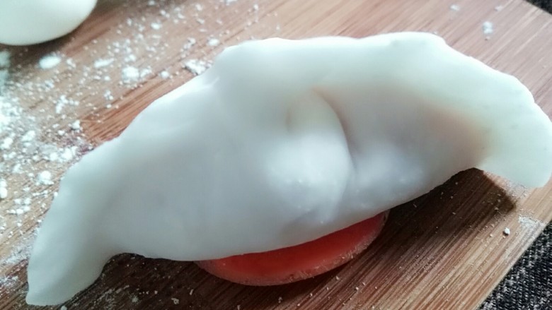 水晶虾饺,捏出各种你喜欢的形状（本人实在不太会捏饺子）