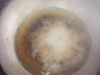 龙须豆腐羹,加油生抽，盐适量调成烫汁煮沸