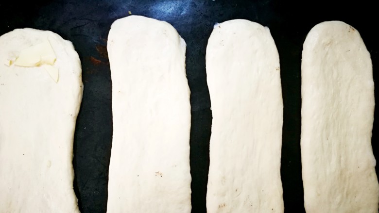 佛卡夏面包,其它面团依次做好，等待二次发酵。