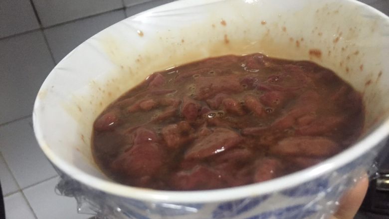 私房猪肝粥,拌匀，保鲜膜封好入冰箱冷藏一夜，入味和去腥
