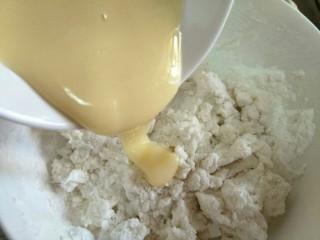 汤圆水果玉米羹,加入炼奶