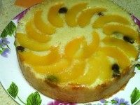 黄桃翻转蛋糕,翻转让底面的黄桃部分变成顶面