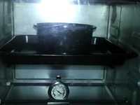 无油海绵蛋糕,放入预热180度的烤箱，中层，