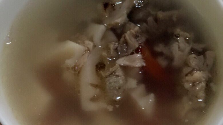胡萝卜莲藕排骨疙瘩面  宝宝辅食10M+,挑选出来的胡萝卜排骨汤