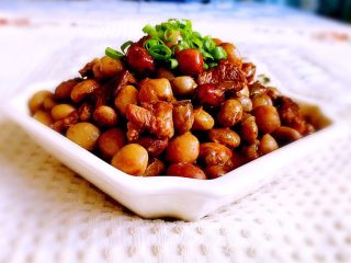 梅花肉烧角豆